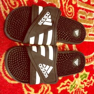 Adidas adissage slides